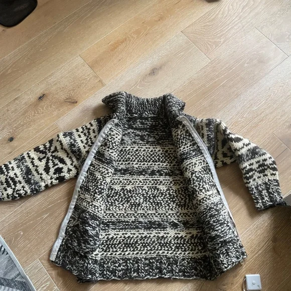 Cowichan Sweater - Picture 5 of 7